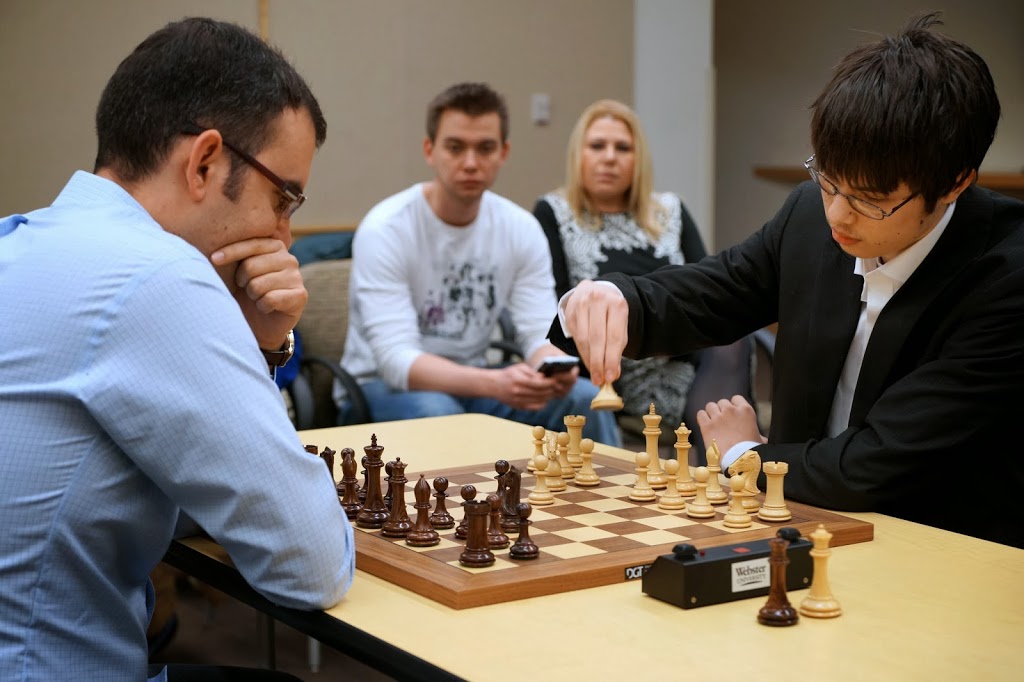 Ребята шахматы играют. Франсиско ТРОИС. Домингес шахматист.