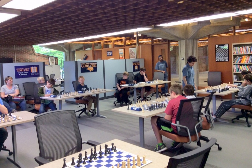 Nyzhnyk simul with WG Youth Champions