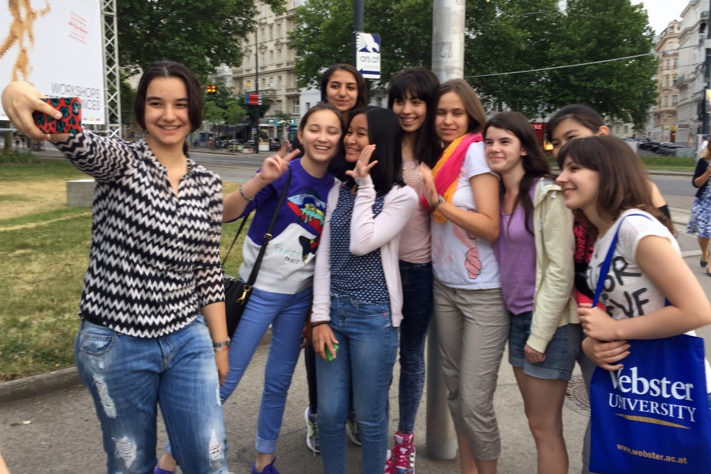 Chess For Girls - Team Selfie
