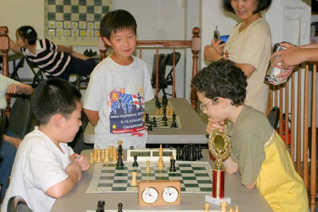 fabiano-caruana-at-polgar-chess-center-1