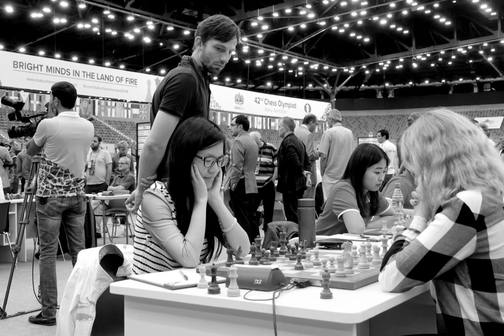 hou-yifan-and-grischuk