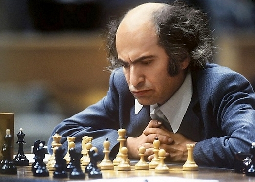 Is it true that the most attacking chess player in the world, Mikhail Tal,  had 3 fingers in his right hand? - Quora