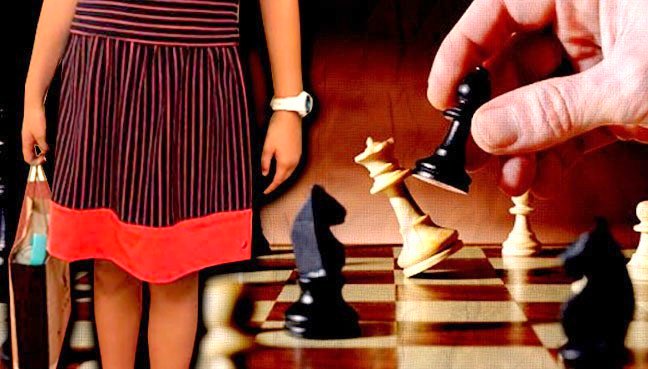 chess_girl_play