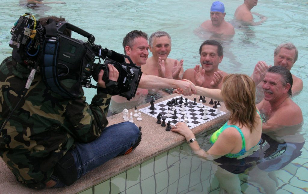 Chess at the thermo bath